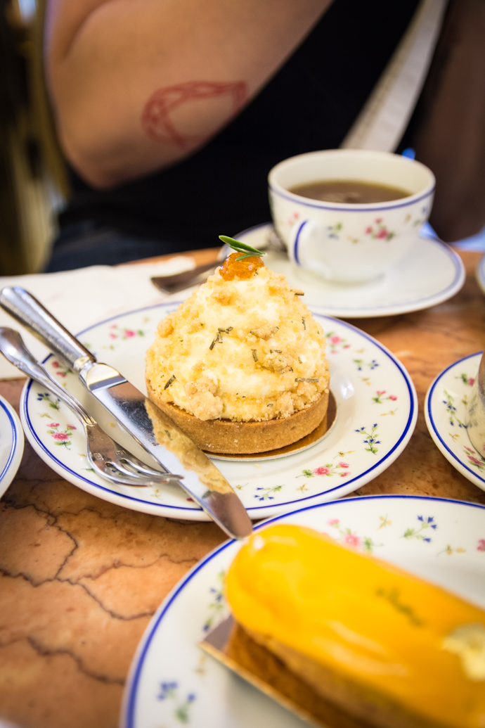 Le Roussillon - dessert à l'abricot de la Pâtisserie Carette