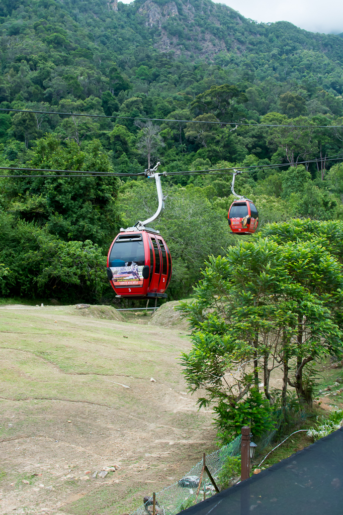 Prenez des téléphériques pour accéder au plus beau panorama de l'île LANGKAWI