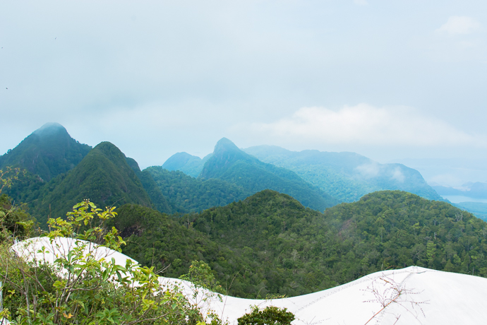 A mi-chemin entre Terre et Air,, admirez Langkawi