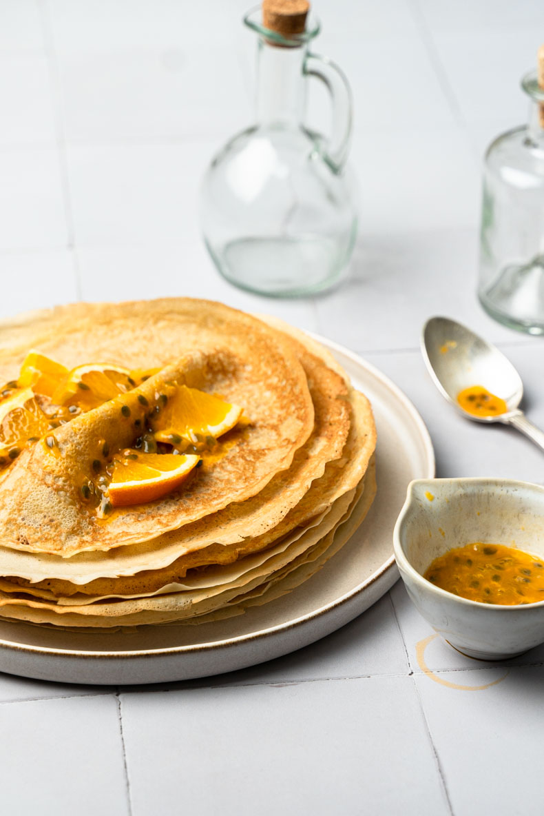 Crêpes au lait végétal, sans beurre,  à la fleur d'oranger - recette facile à économique