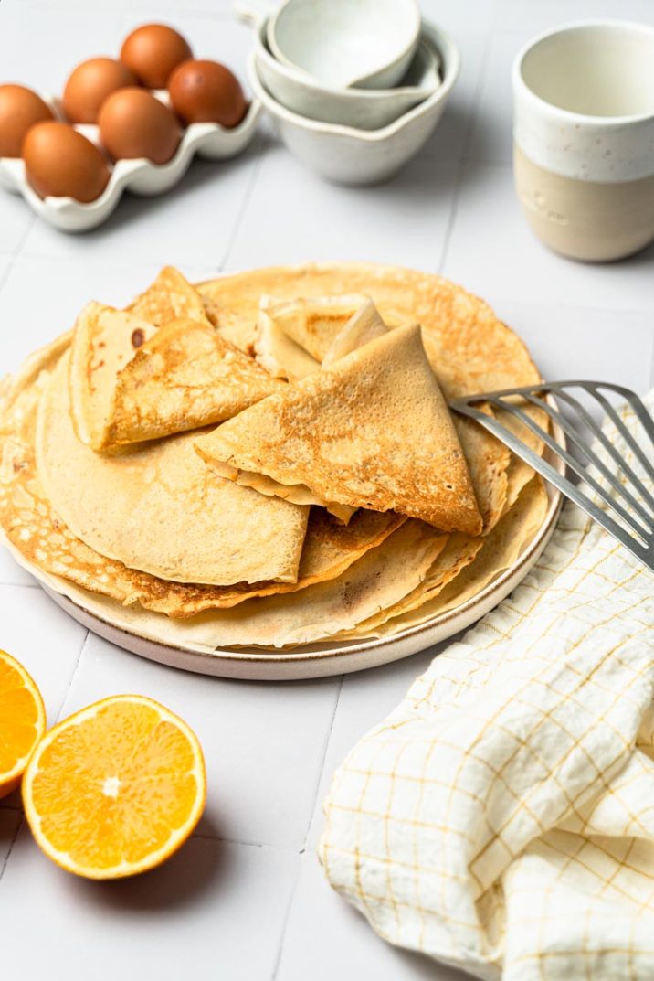 Crêpes sans lactose à la fleur d'oranger - recette facile à économique