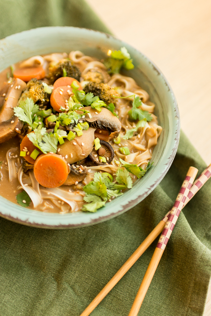 Soupe de champignons, shiitakés et nouilles de riz