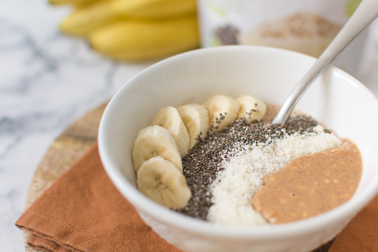 Porridge à l'avoine germé pour un petit-déjeuner complet