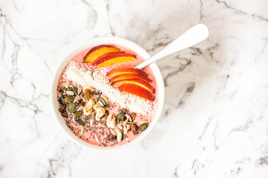 Recette de smoothie bowl fruité aux fruits du verger