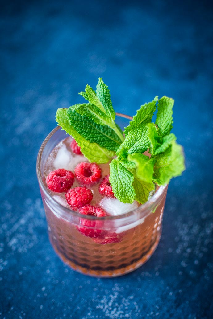 Verre à cocktail à la framboise, liqueur de framboise et vodka