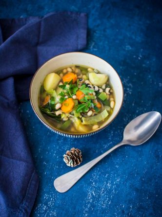 Un bol de soupe maison pour un hiver réconfortant