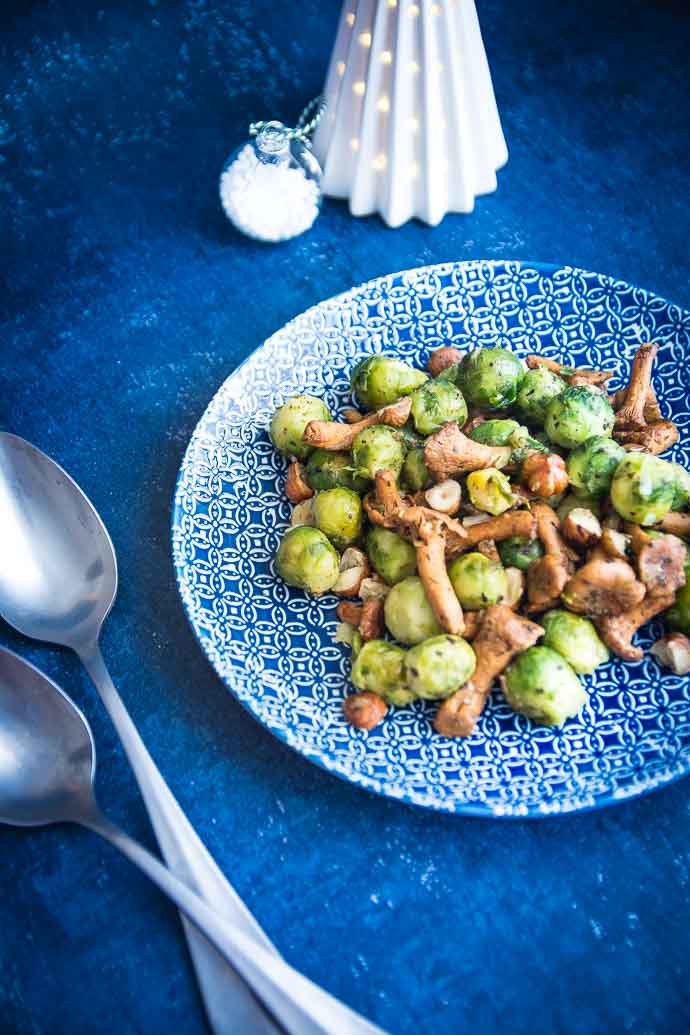 Poêlée de choux de Bruxelles, girolles et noisettes