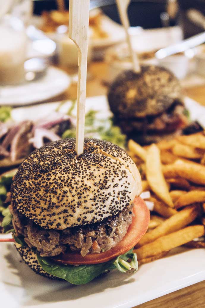 Les meilleurs mini burgers avec un steak coupé au couteau !