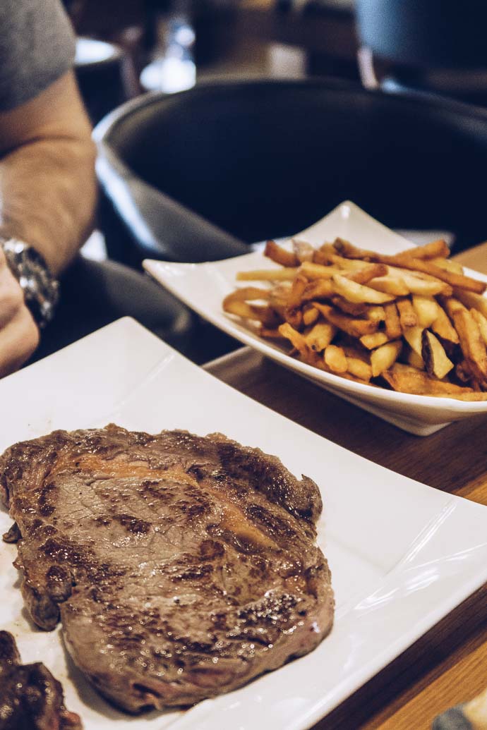 250g de viandes d'exception et des frites maison... Bienvenue à l'atelier Carnem