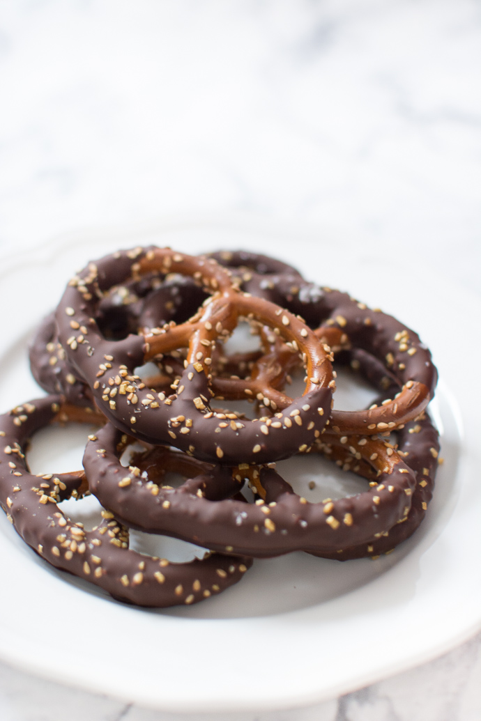 Cadeaux gourmand : recette des bretzels au chocolat noir et sel de Guérande