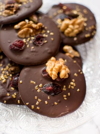 Mendiants maison au chocolat noir et whisky