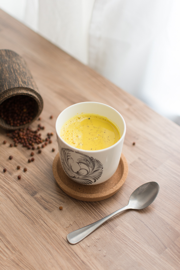 Golden Latte au curcuma - Recette sans lactose et végétarienne