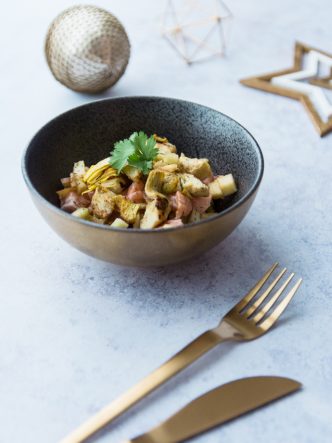 Entrée de tartare de truite fumée, coeur d'artichaut et pomme