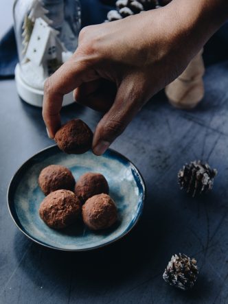 Recette festive - les truffes au cacao et marrons