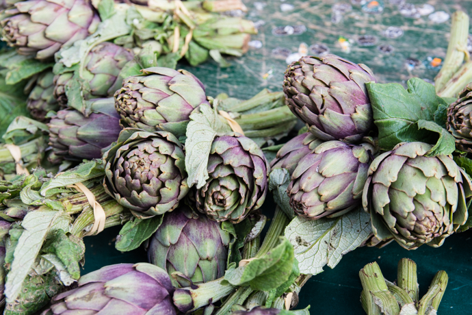 Que diriez-vous d'accompagner vos artichauts de riz de Camargue pour un repas végétarien savoureux ?