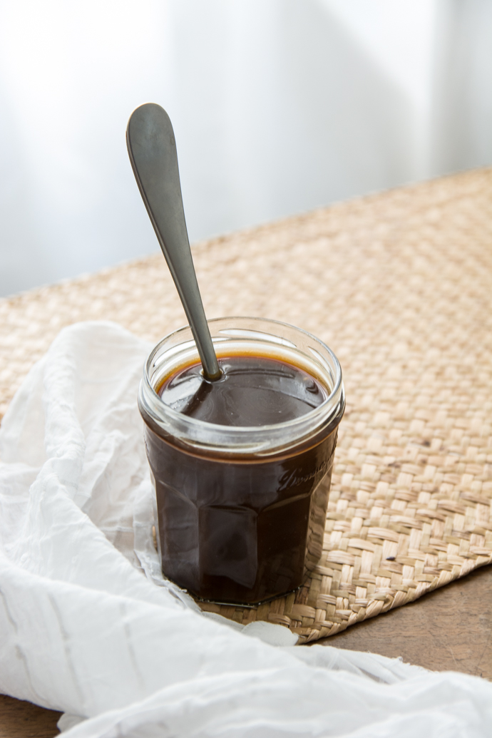 Recette de caramel sans sucres raffinés - caramel vegan au sucre de coco