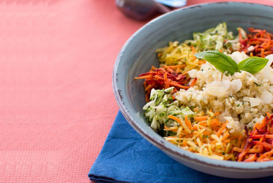 Recette de salade tiède à la courgette, quinoa et carottes