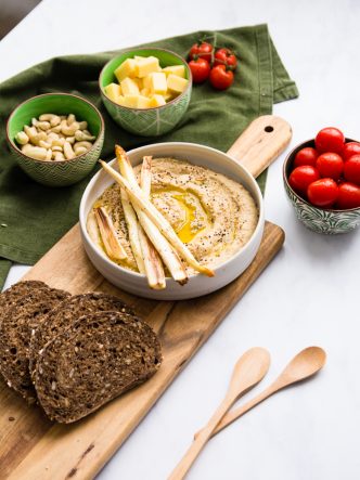 Mezze levantin - le houmous pois chiches, asperges blanches et tahini