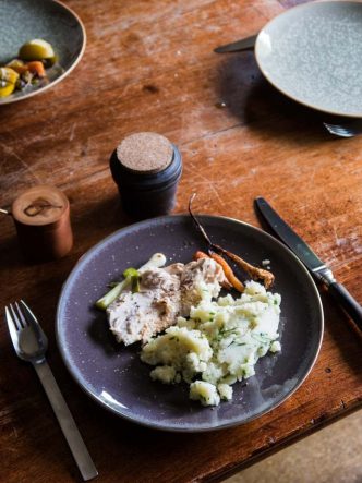 Le poulet du dimanche par Pourdebon et la Malle Trousseau