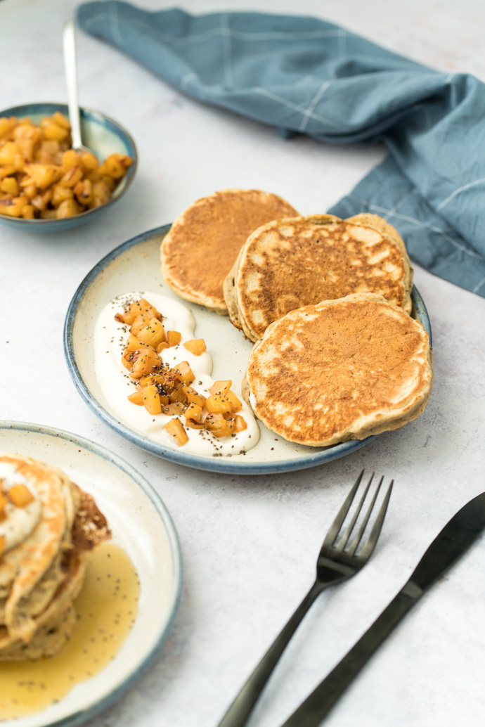 Brunch vegan - les pancakes aux graines de chia et compotée d'ananas