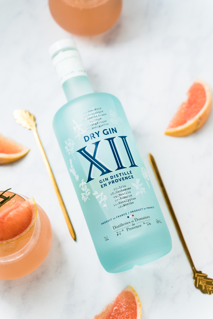 12 plantes et épices composent le Gin XII, directement distillé de notre jolie Provence