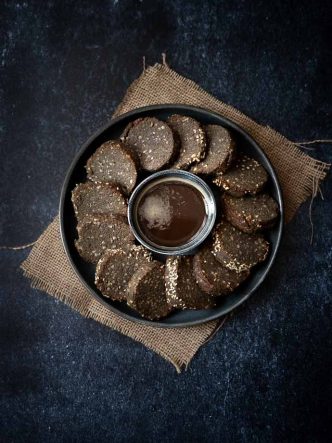 Biscuits sablés au sésame noir - recette facile, sans lactose, sans oeufs, vegan