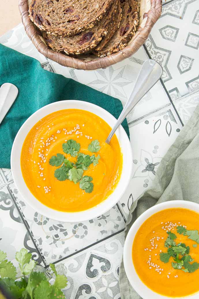 Soupe de courge, patates douces, carottes, panais - recette sans lactose, végétale, vegan, sans gluten