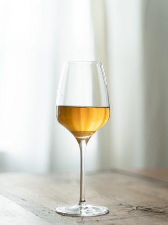 Verre de Macvin du Jura