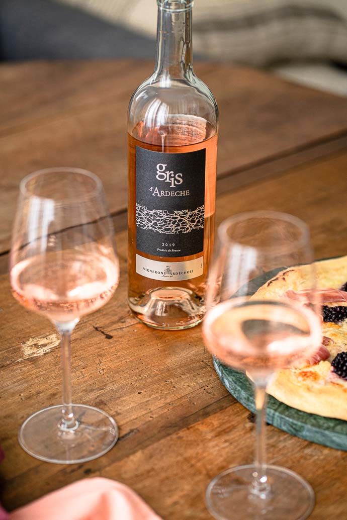 Vin Gris d'Ardèche par les Vignerons Ardechois pour accompagner vos soirées pizzas !