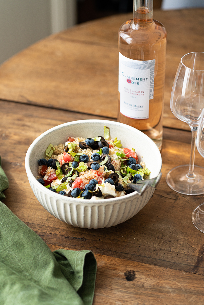 Recette fraîcheur - salade de quinoa, tomates, feta, myrtilles