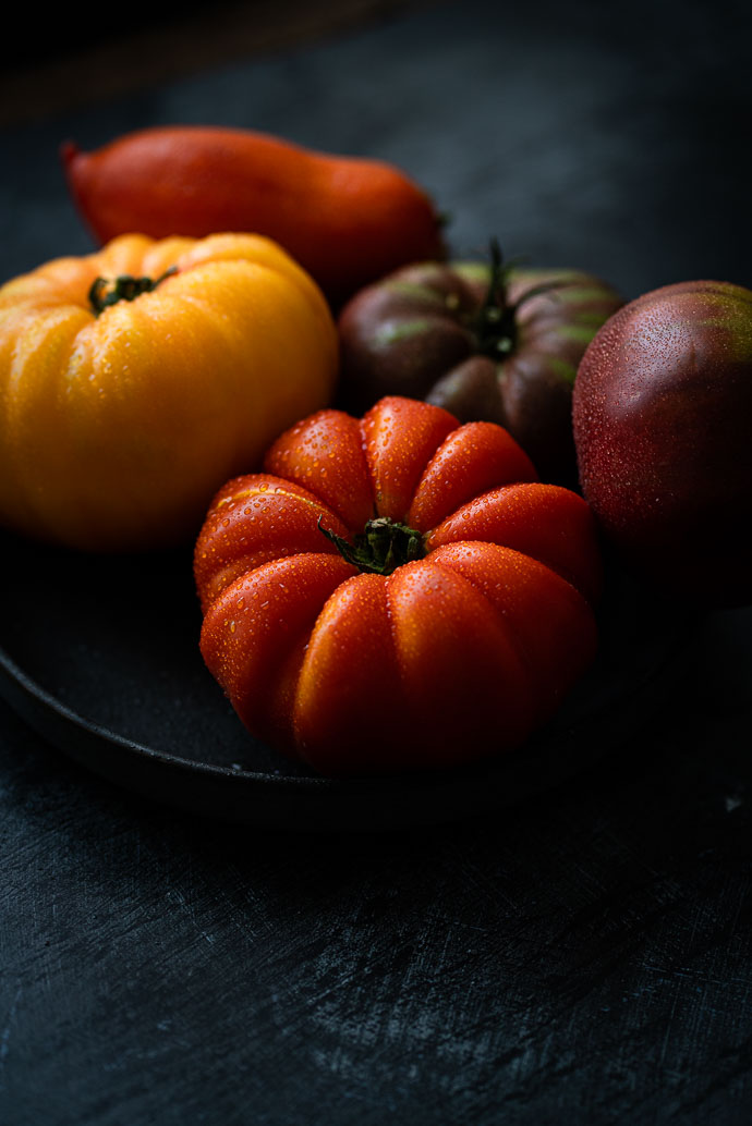 Tomates Marmande - Paysans Rougeline - recette de carpaccio de tomates, basilic, mozzarella et olives