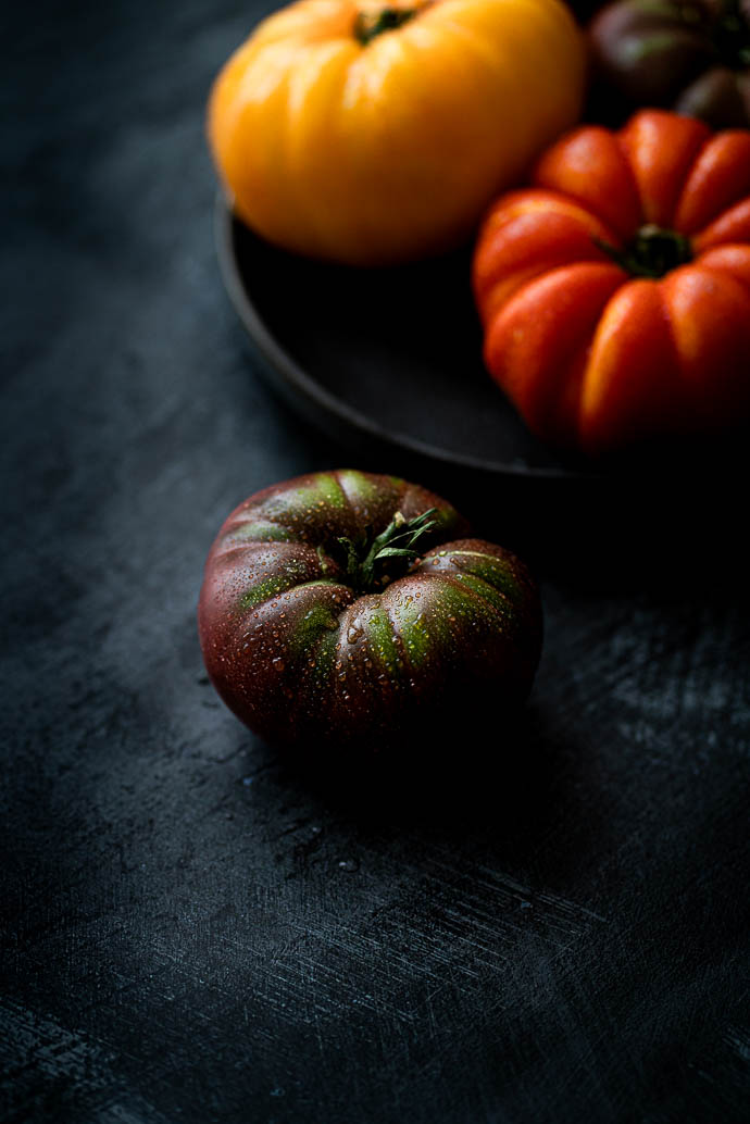 Tomates Marmande - Paysans Rougeline - recette de carpaccio de tomates, basilic, mozzarella et sésame