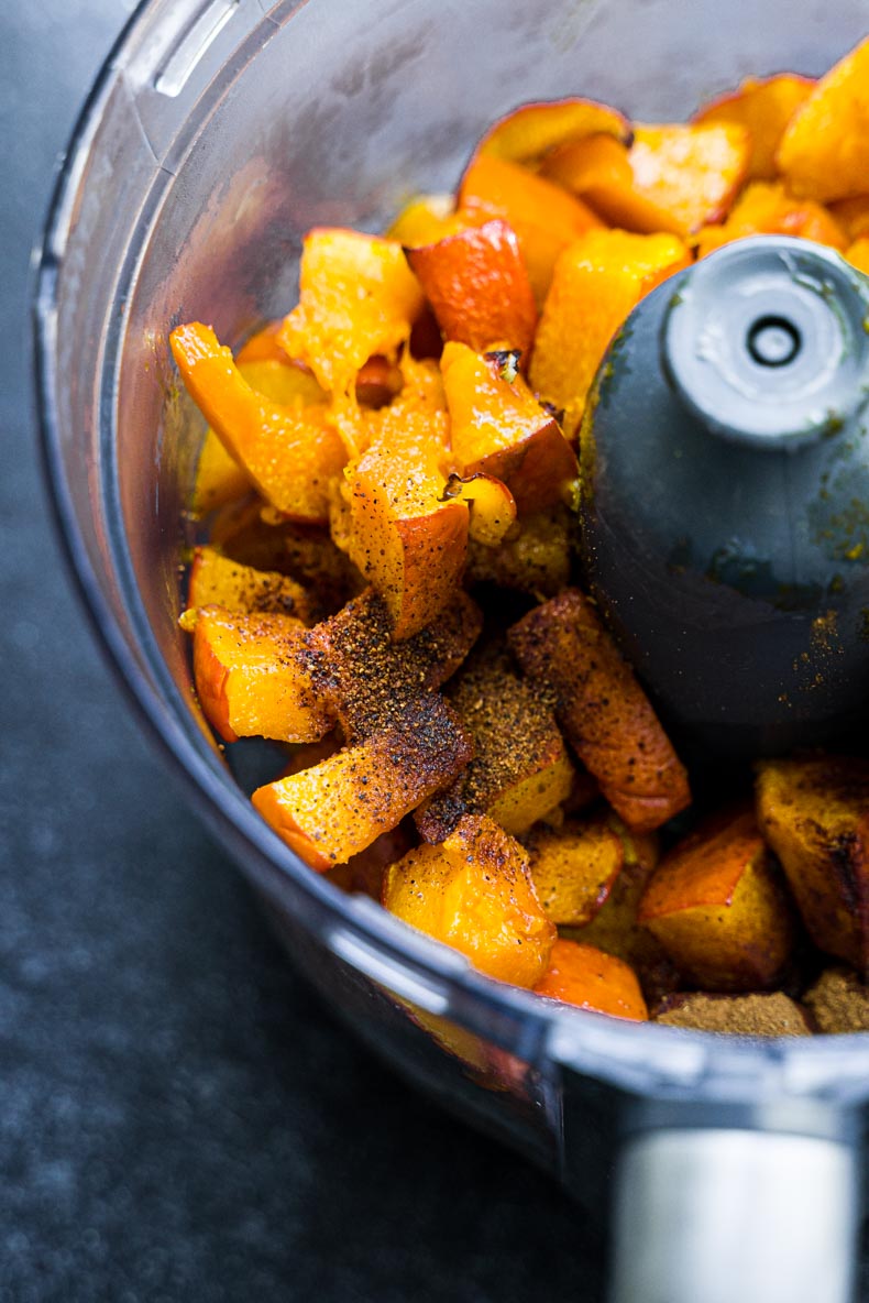 Après avoir rôti votre courge, il faut la mixer avec des épices