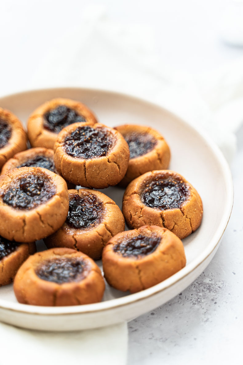 Recette de biscuits végétaliens au beurre de cacahuètes et confiture de figue