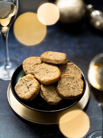 Sablés au fromage pour l'apéritif - Comté et Herbes de Provence pour un maximum de goût.