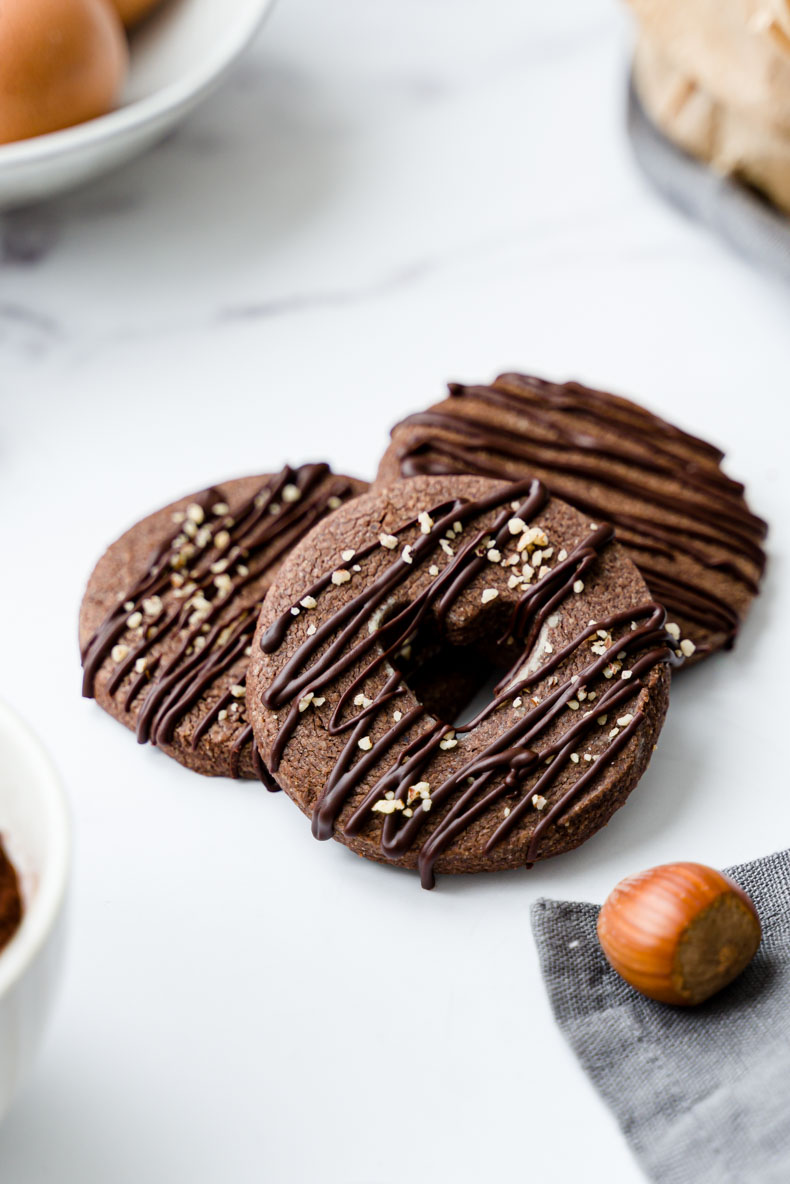 Faire ses sablés au chocolat et aux éclats de noisette, sans lactose