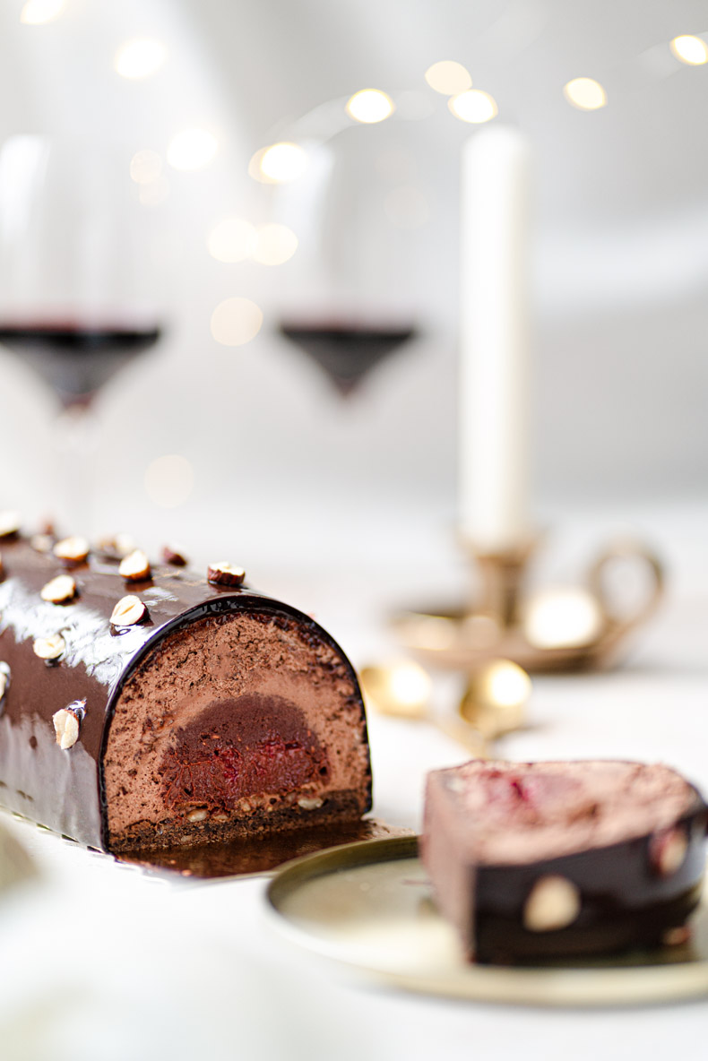 Buche sans lactose à la framboise et au chocolat noir