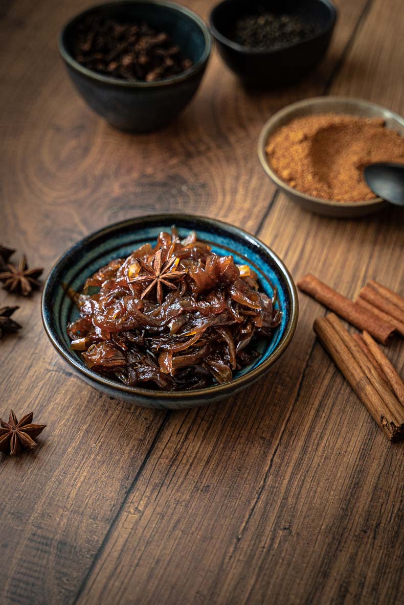 Faire son confit d'oignons aux épices, recette facile et sans lactose ni gluten