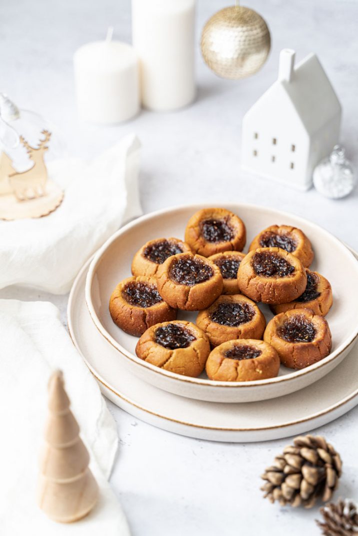 Recette de "thumbprint cookie" vegan au beurre de cacahuètes et confiture de figue - recette pour cookie box