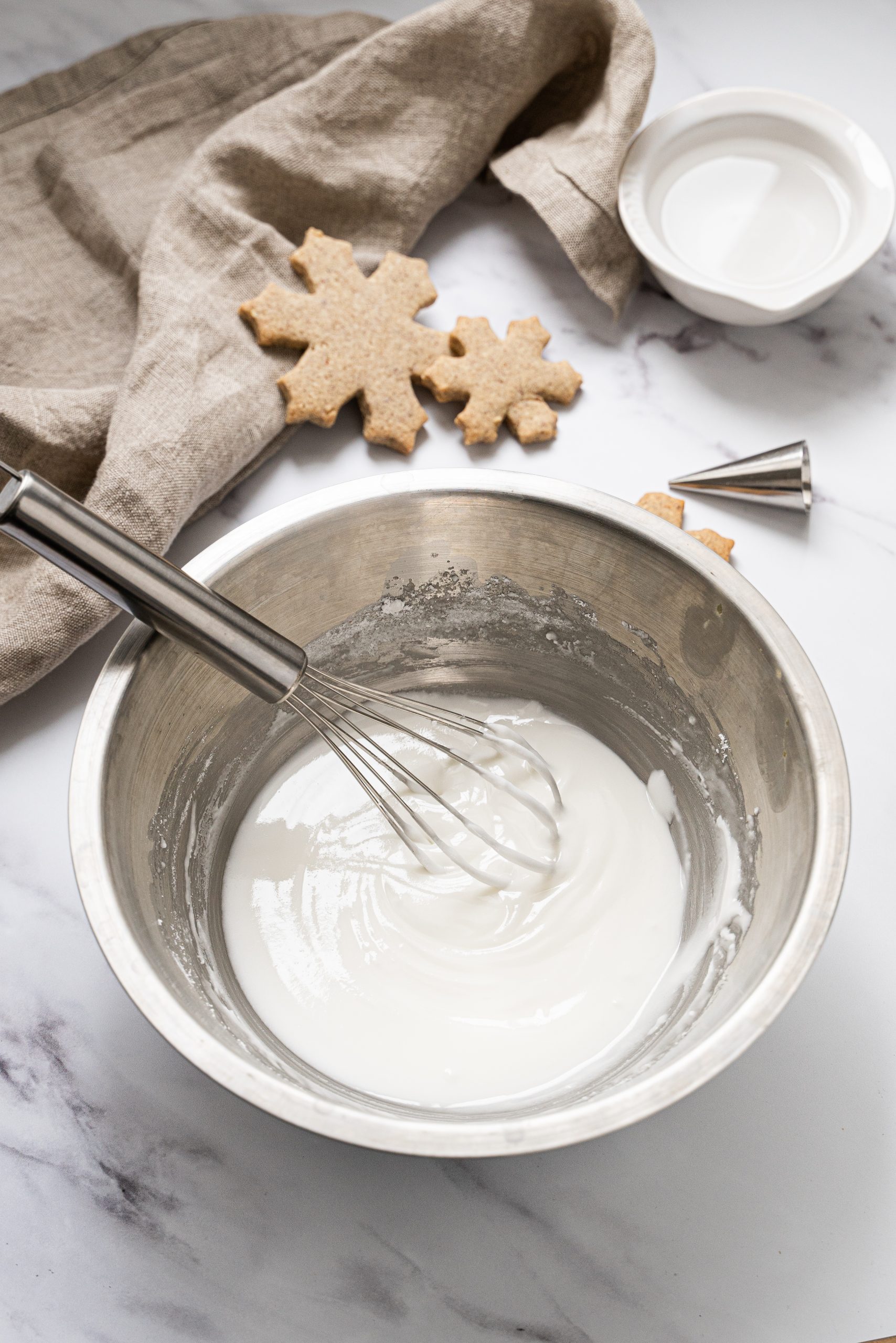 Faire son glaçage royal pour décoration de biscuits de Noël