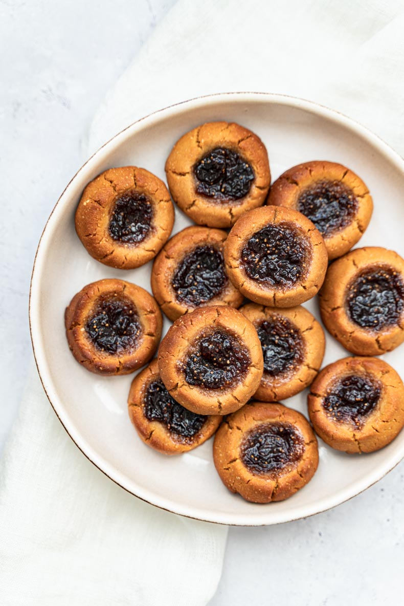 Recette de biscuits végétaliens au beurre de cacahuètes et confiture de figue - sans lactose