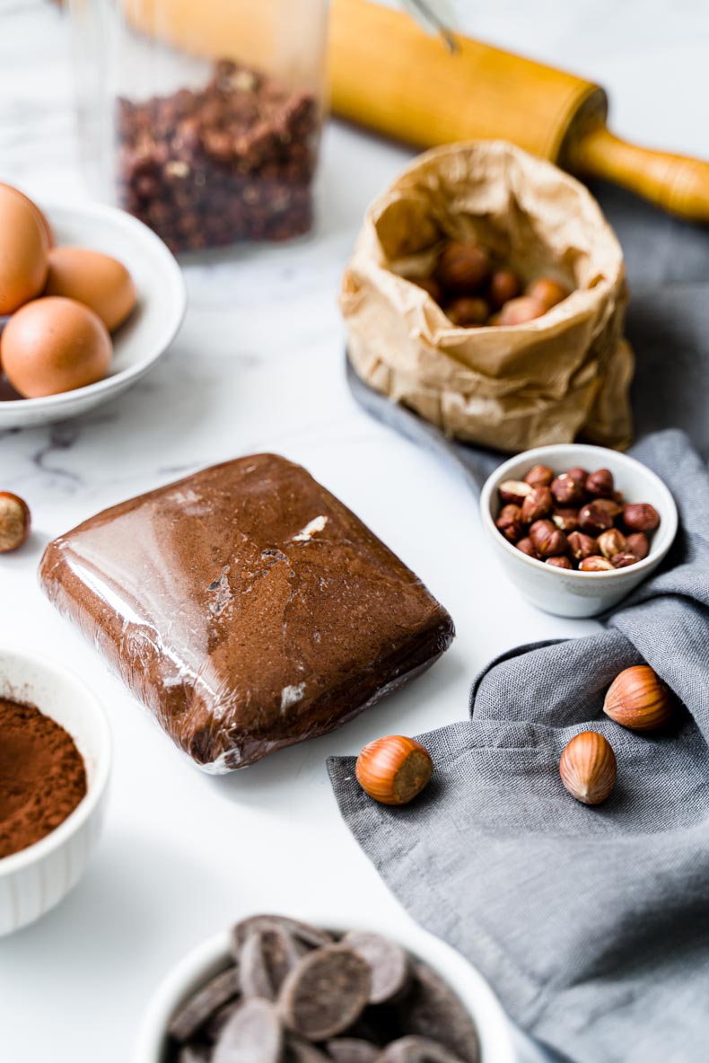 Faire ses sablés au chocolat et aux éclats de noisette, sans beurre ni lait